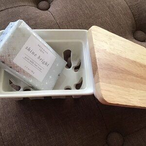 Beekman 1802 Ceramic Soap Dish & SHINE BRIGHT palm size goat milk soap -…